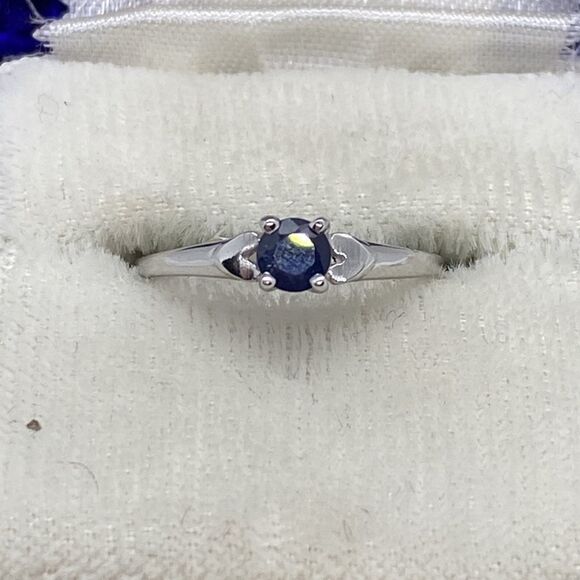 💛 10k White Gold Sapphire Ring - Picture 3 of 7